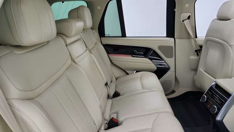 SALKP9E75PA032809-2023-LandRover-RangeRover.dp.104.16x9-3840x2160-2534KB-4K.20240207150201