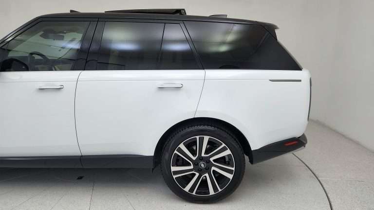 SALKP9E75PA032809-2023-LandRover-RangeRover.dp.108.16x9-3840x2160-2086KB-4K.20240226170299